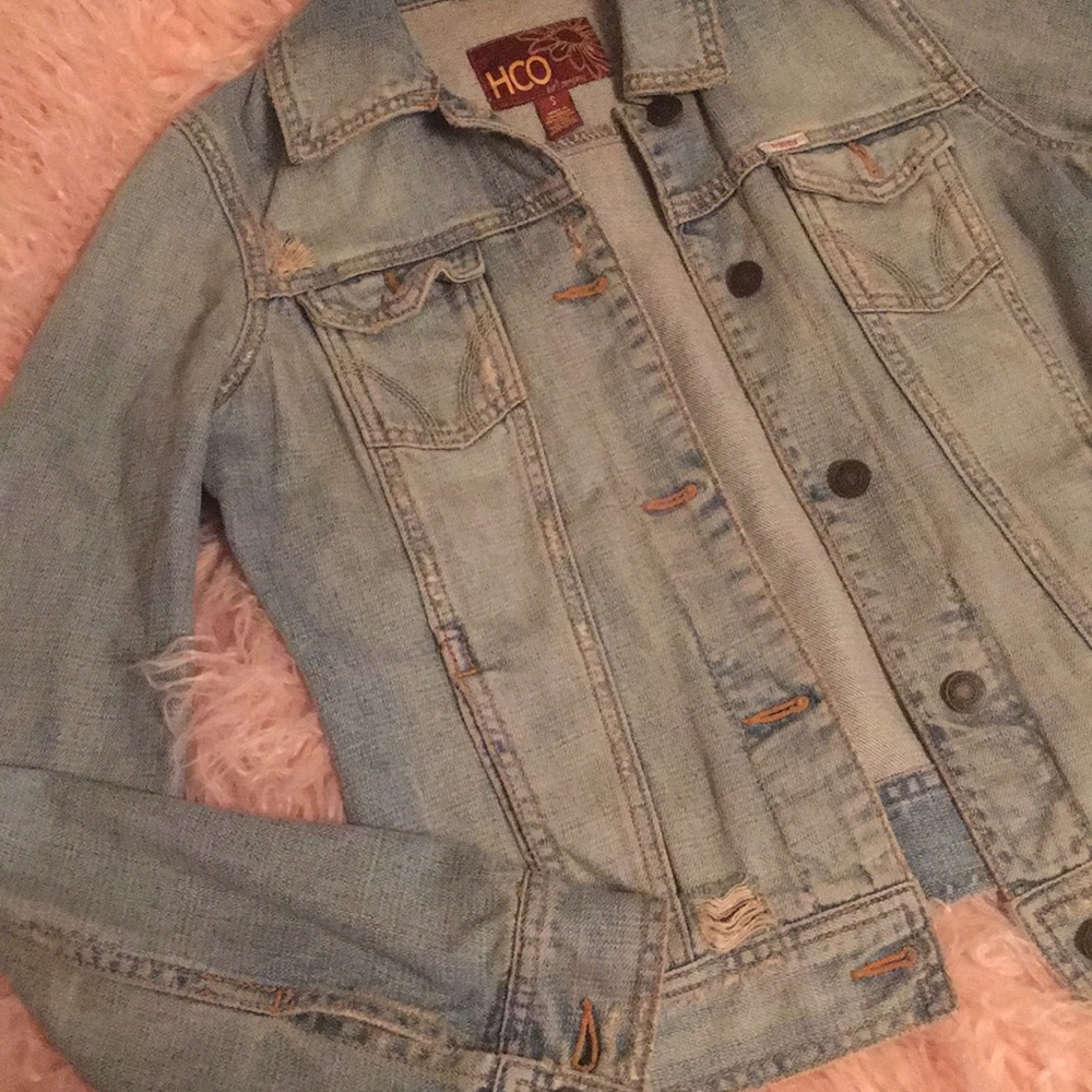 ✨Hollister Distressed Denim Jacket ✨